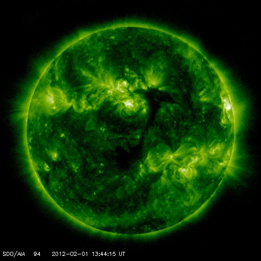 Soarele în UV/raze-X. Foto: Solar Dynamics Obseravatory
